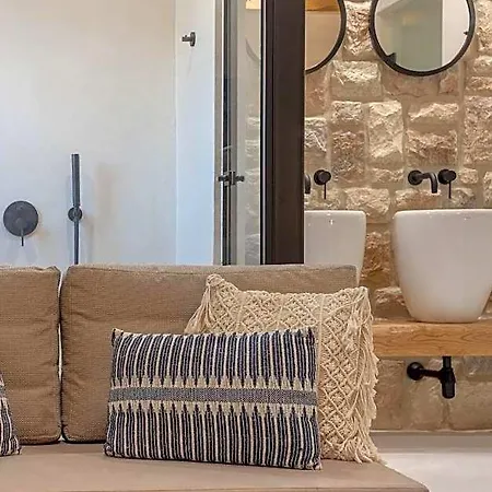 Emery Boutique 3* Naxos City