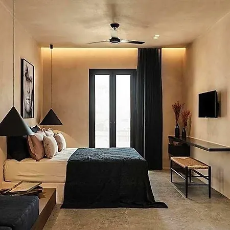 Emery Boutique Naxos City